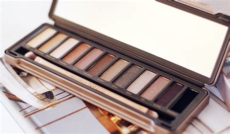 naked2 basics eyeshadow palette|Amazon.com: URBAN DECAY Naked 2 Basics。